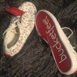 Bucketfeet Elephants NWT